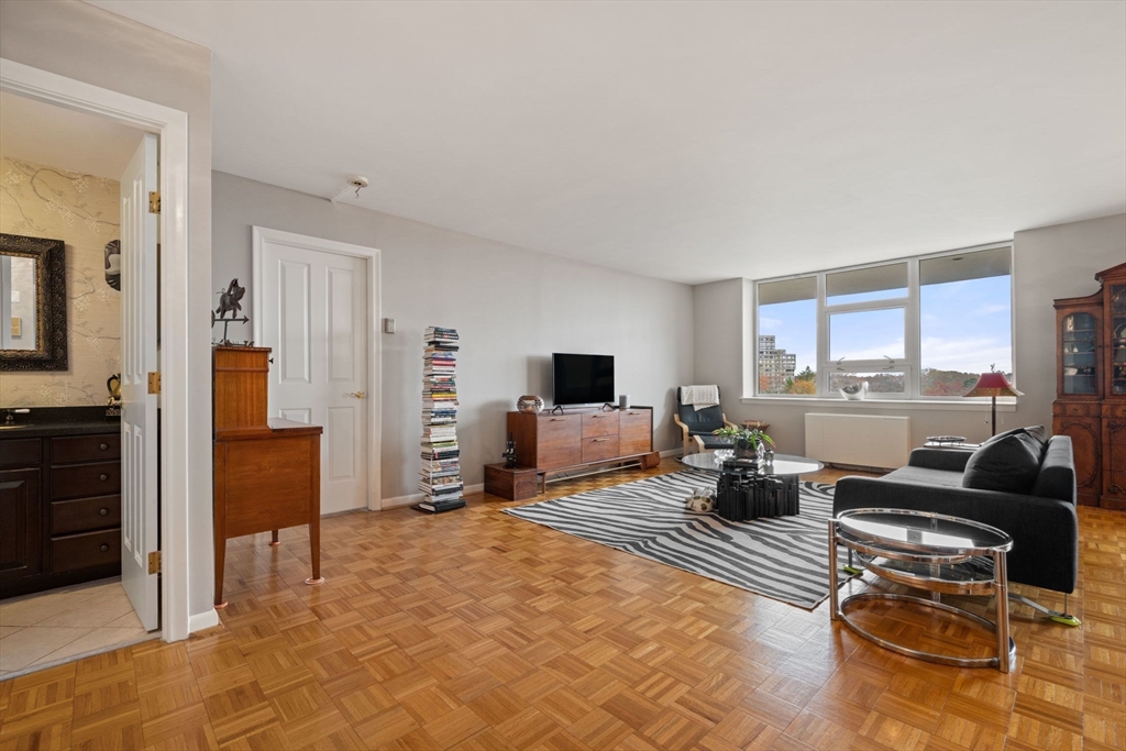 280 Boylston St 908