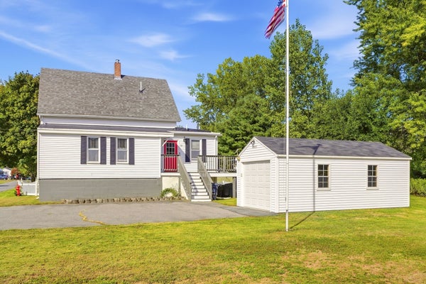 11 RUSSELL ST, METHUEN, MA 01844 - Image ea883aef0682d9e3ab592fffe28a9f7e/2485423747