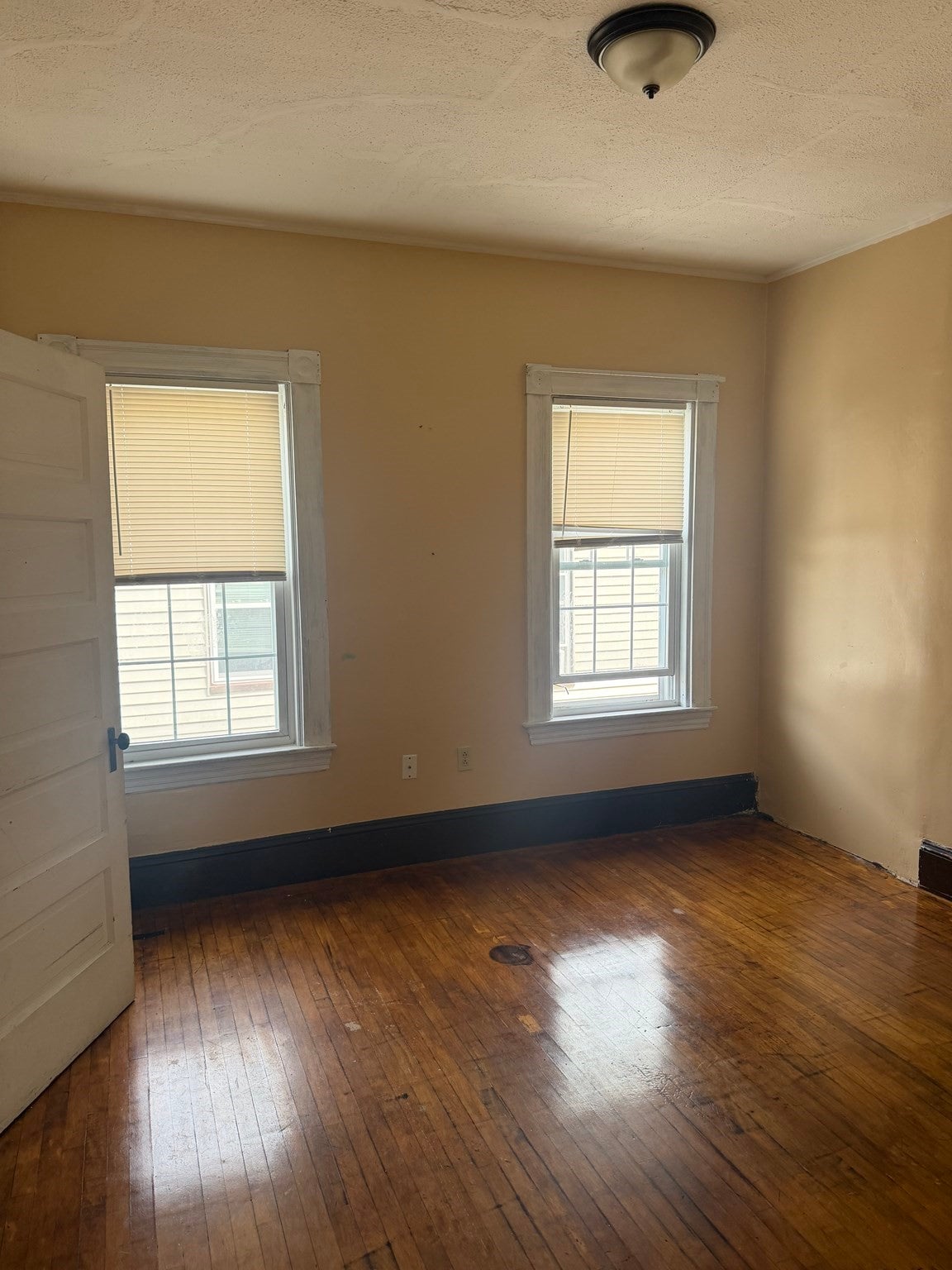 208 Spring St, Brockton, MA Photo #24
