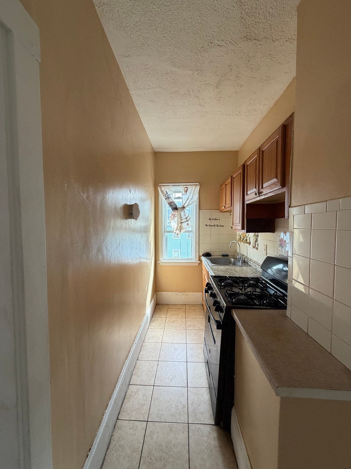 208 Spring St, Brockton, MA Photo #22