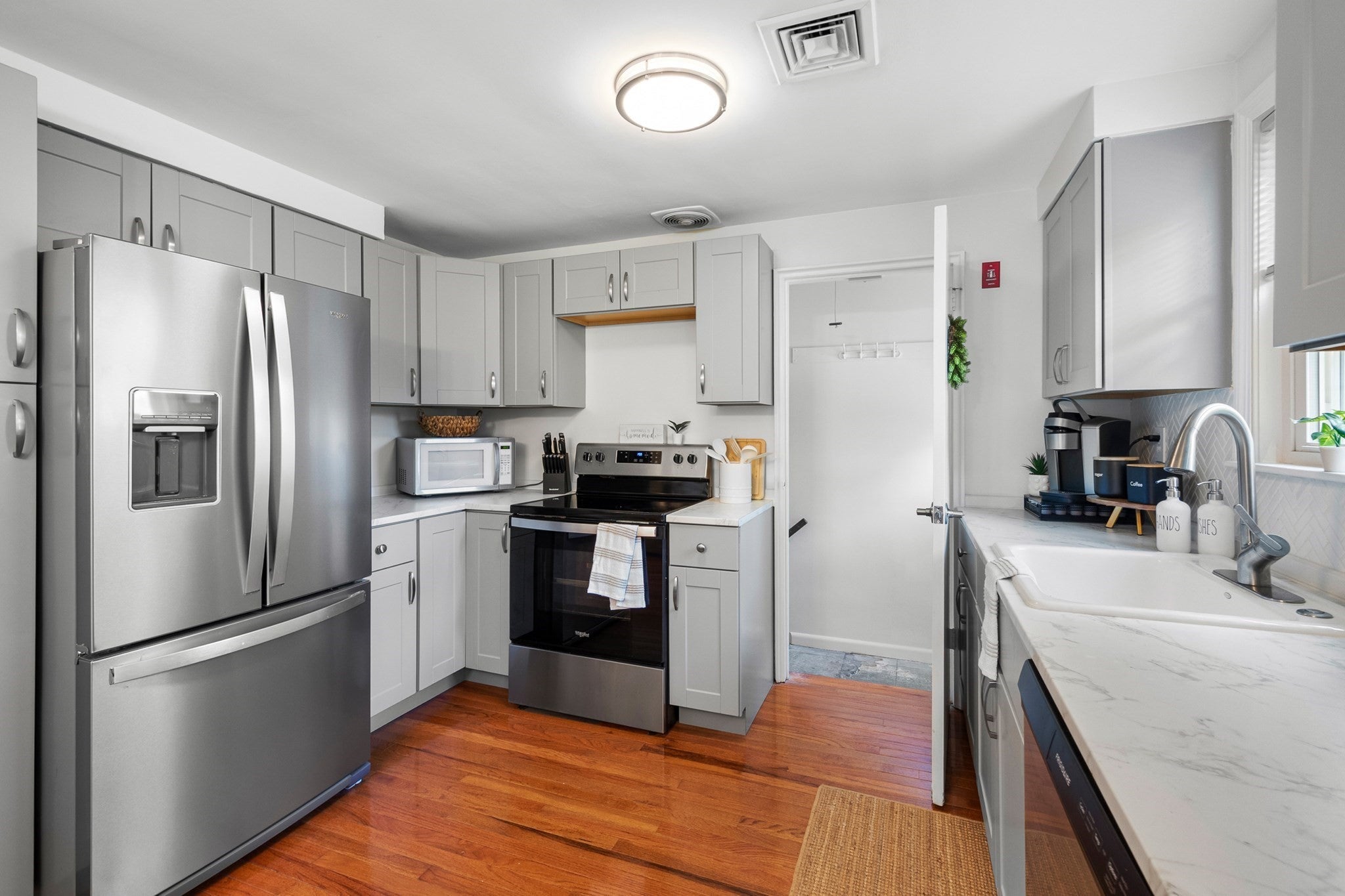 15 Carson RD, Woburn, MA Photo #18