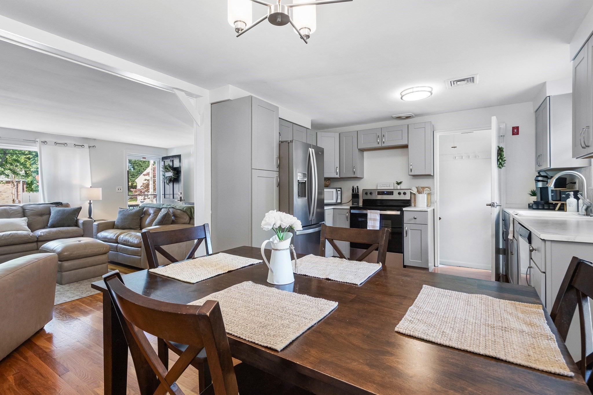 15 Carson RD, Woburn, MA Photo #14