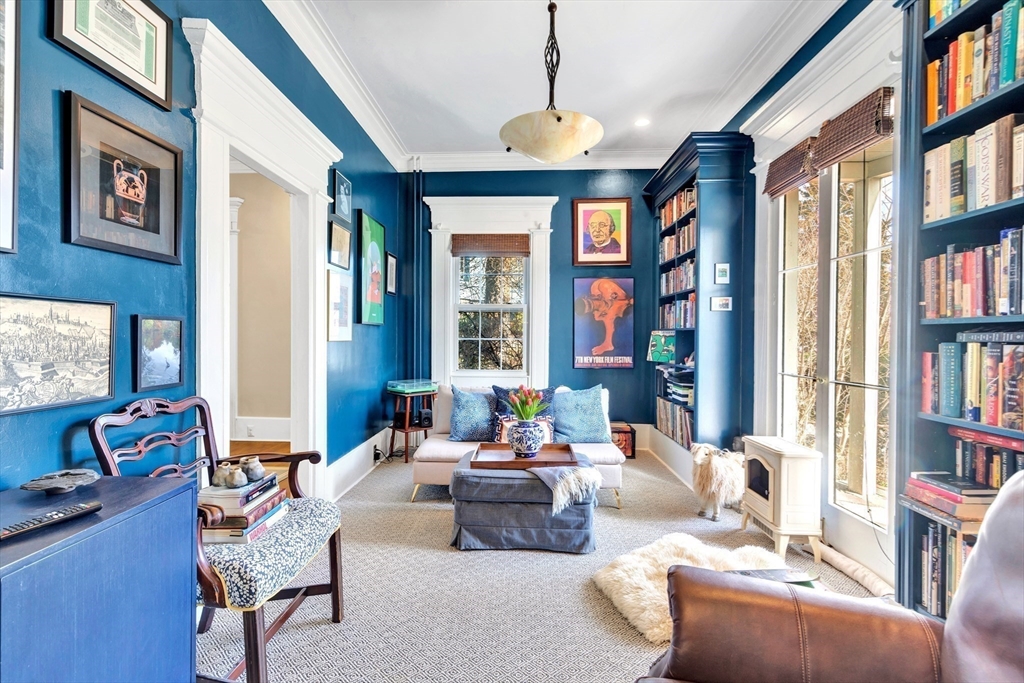 8 Montrose Street