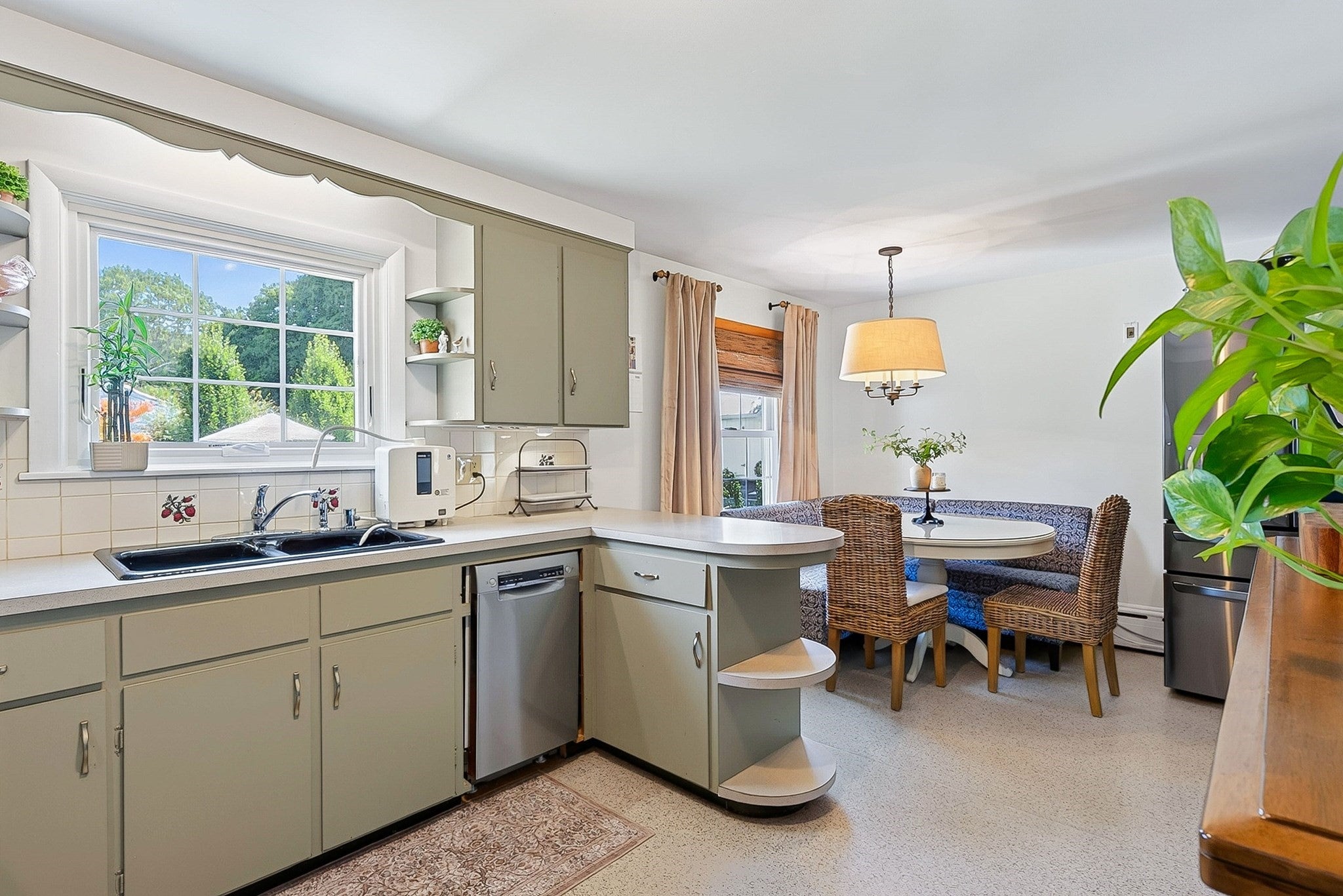 6 Winthrop Dr