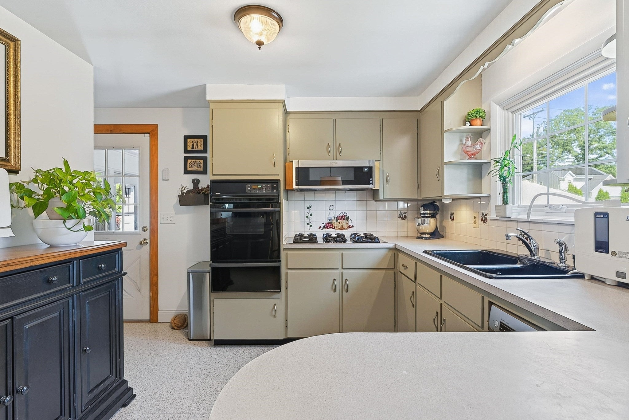 6 Winthrop Dr