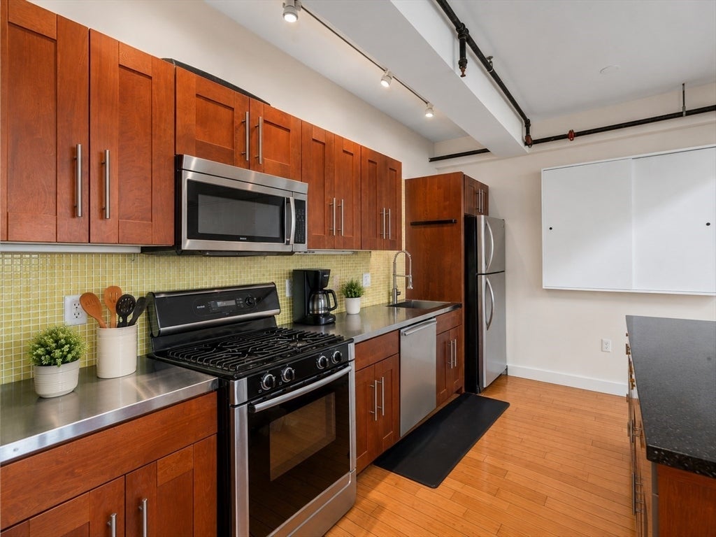 156 Porter Street 408