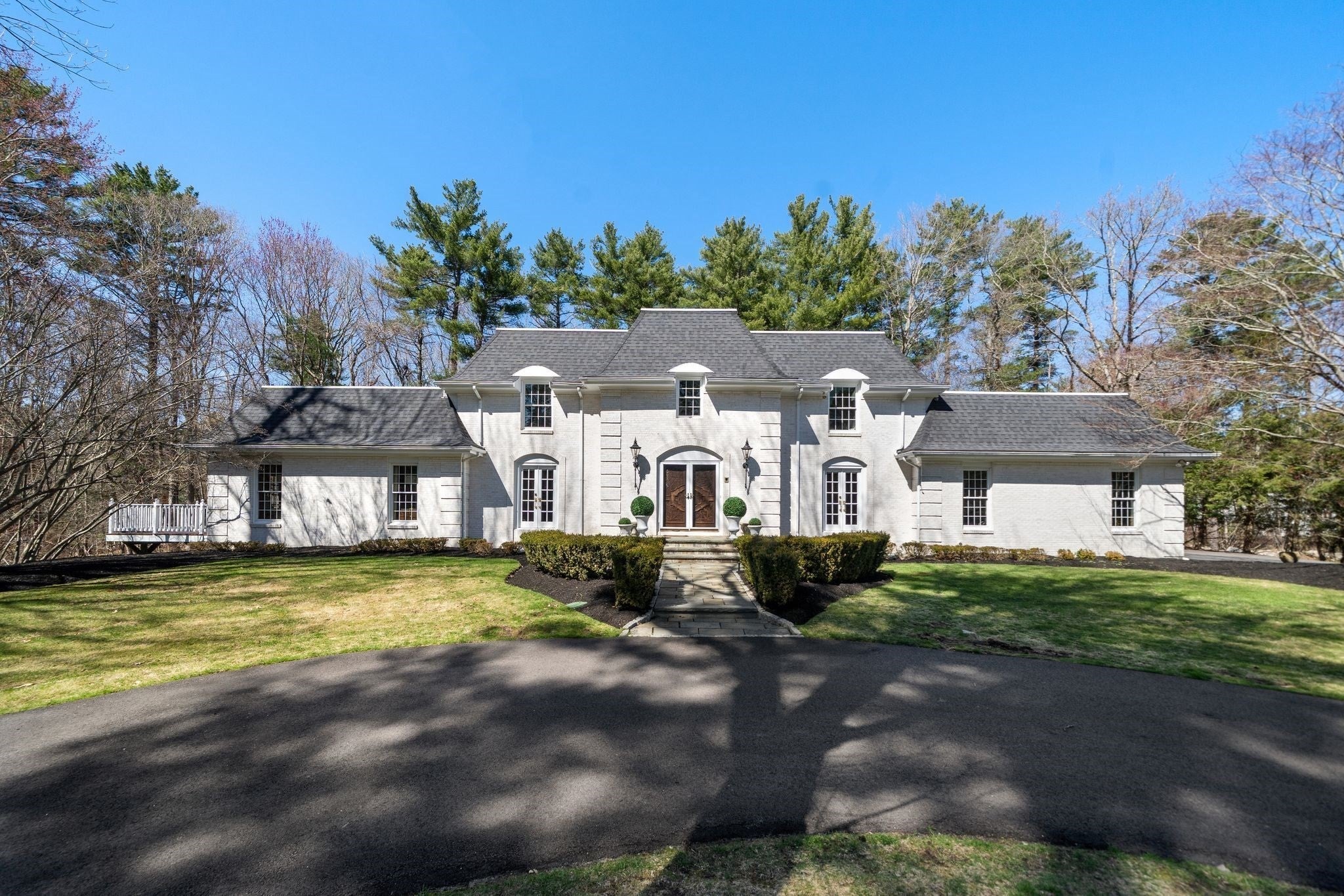 286 Mayflower Cir