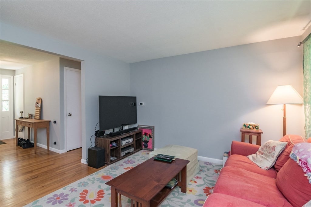 3 Montgomery Ave, Holyoke, MA, 3 Montgomery Ave, Holyoke, MA Photo #9