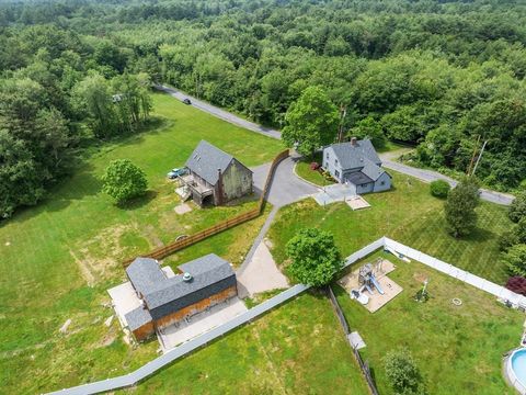 16 Morses Ln Acushnet MA 02743