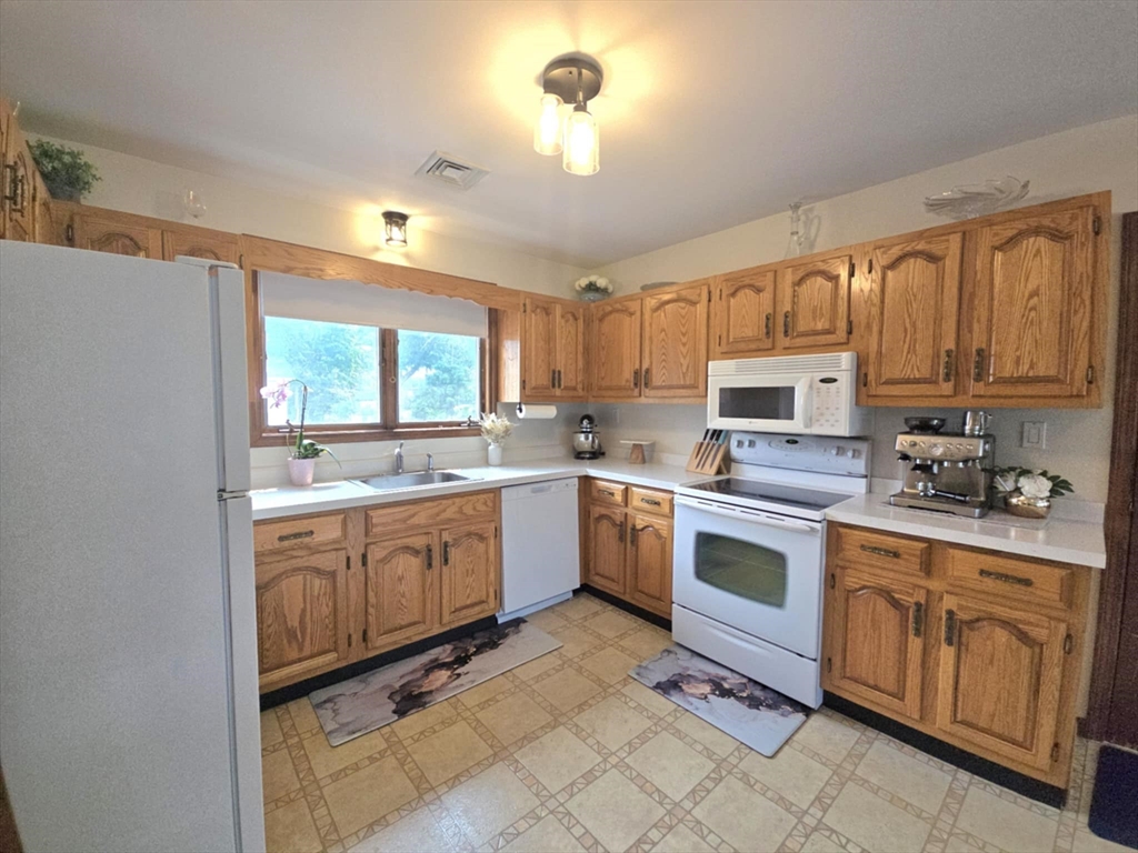 133 Middlesex St B