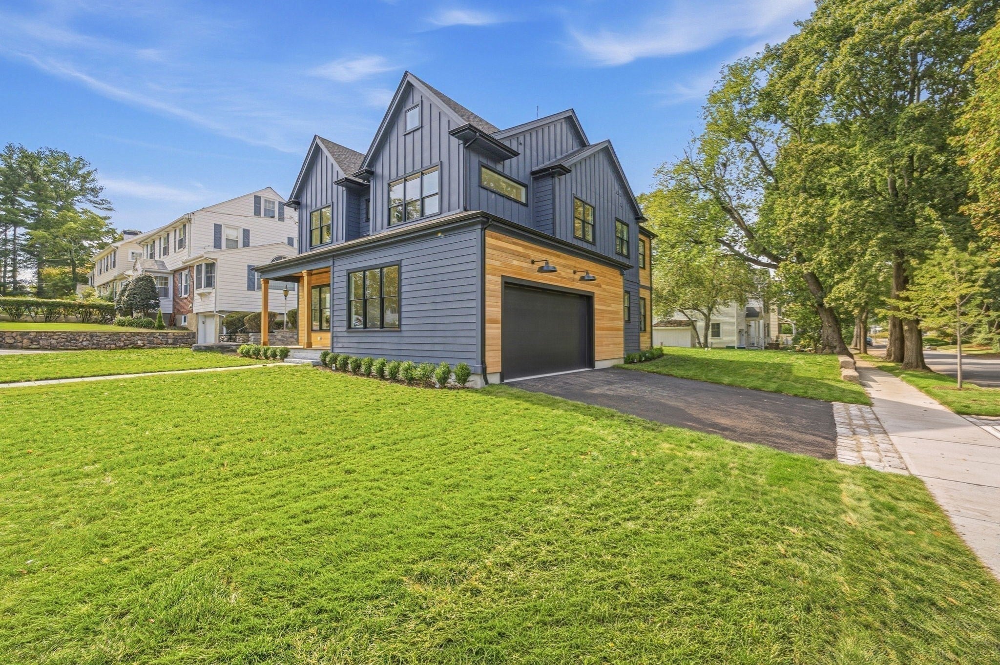 Photo of 42 Lindbergh Ave, Newton, MA