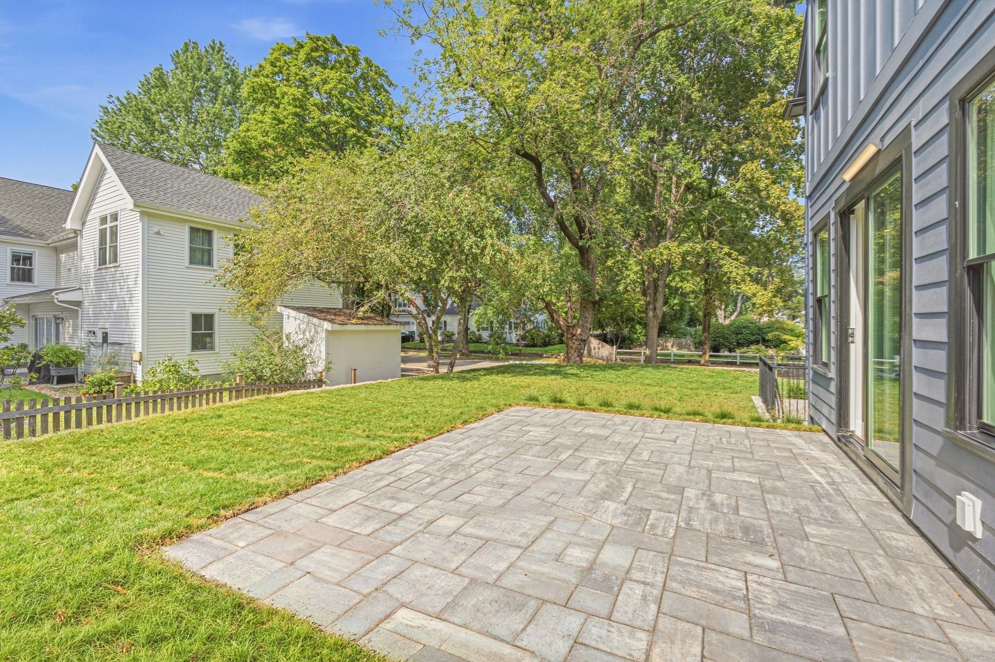 42 Lindbergh Ave