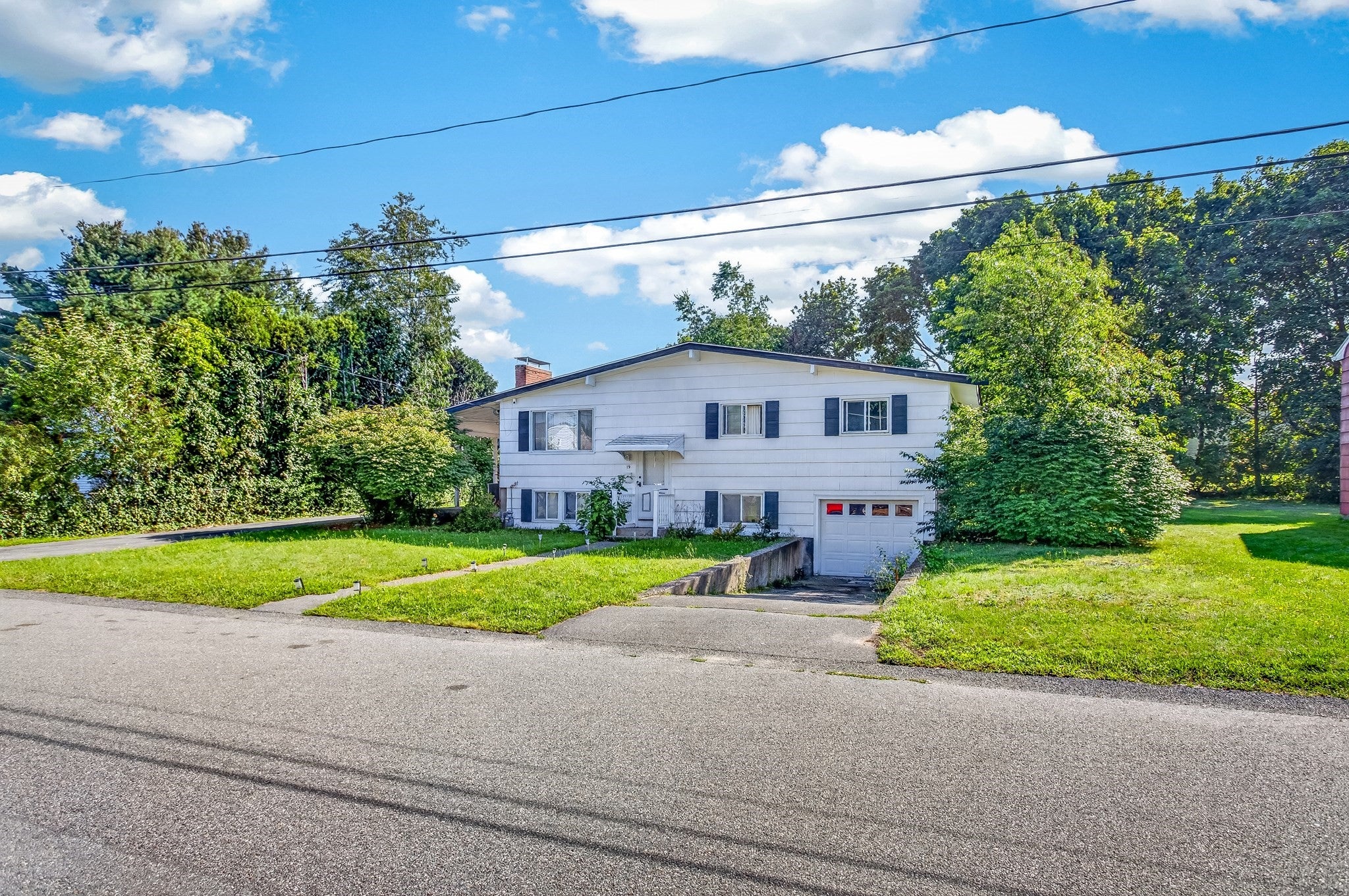 19 Oak Ridge Dr E