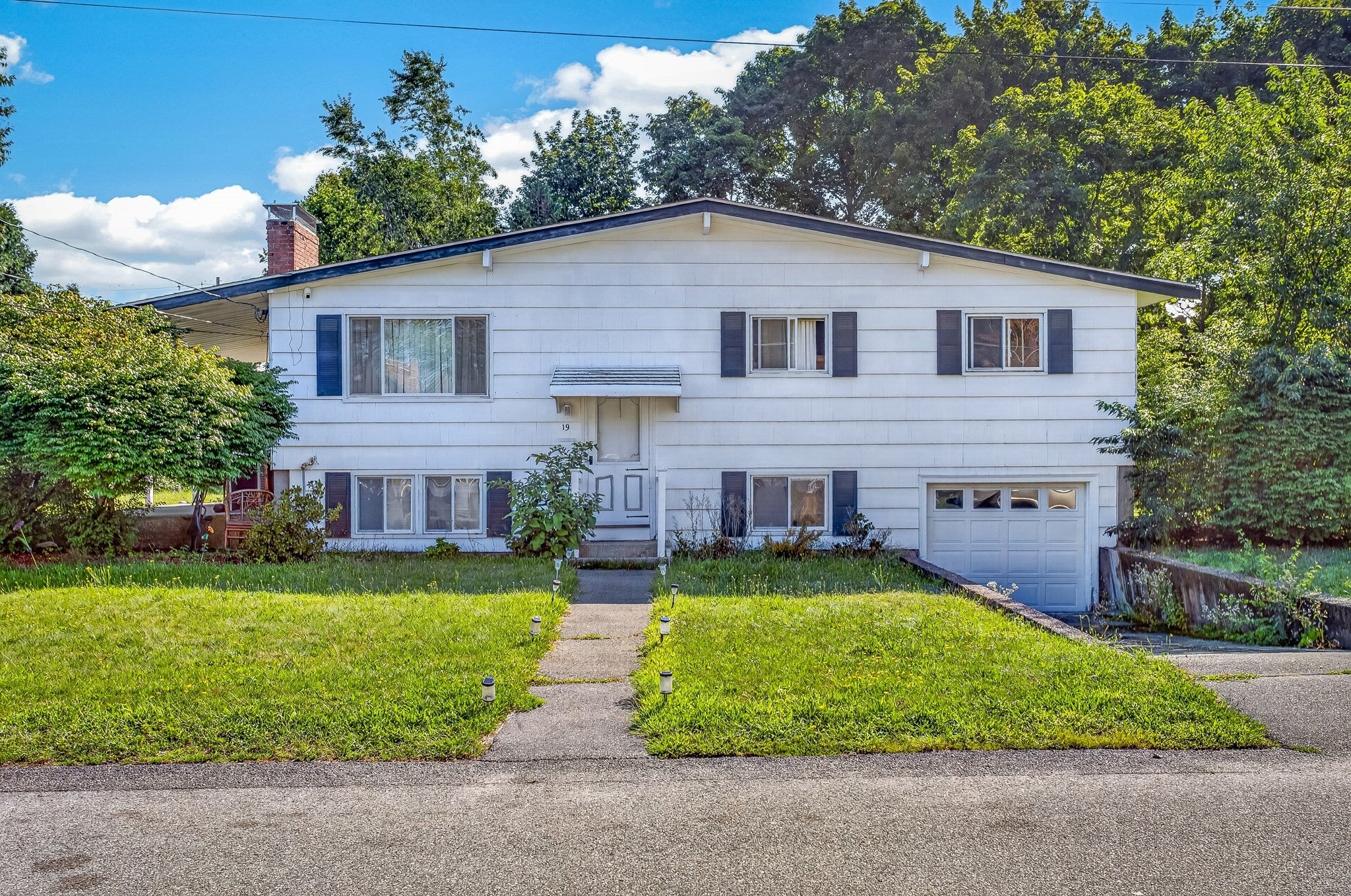 19 Oak Ridge Dr E