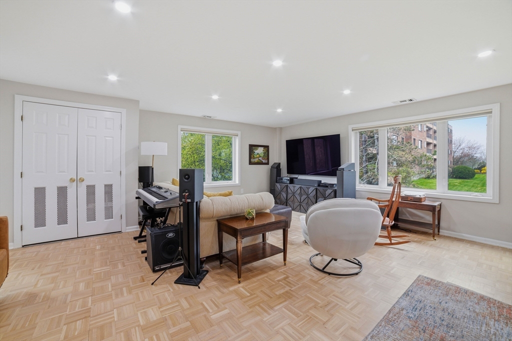 11 Ledgewood Way 16