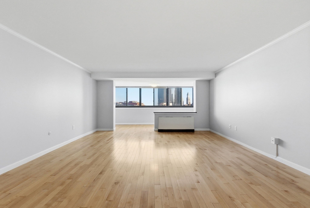 9 Hawthorne Place 11J