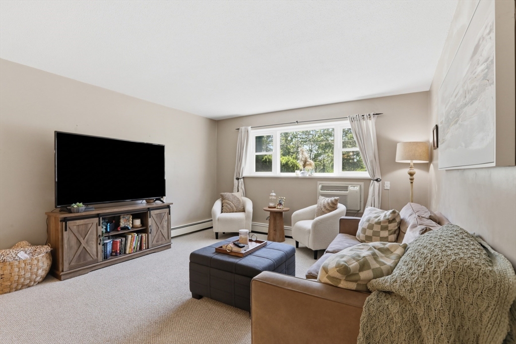 1 Colonial Dr B1