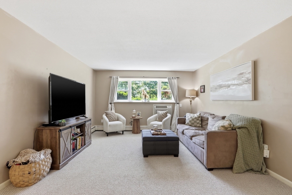 1 Colonial Dr B1