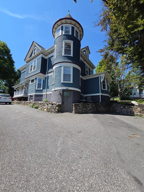 Photo of 659 Southbridge Street, Worcester, MA