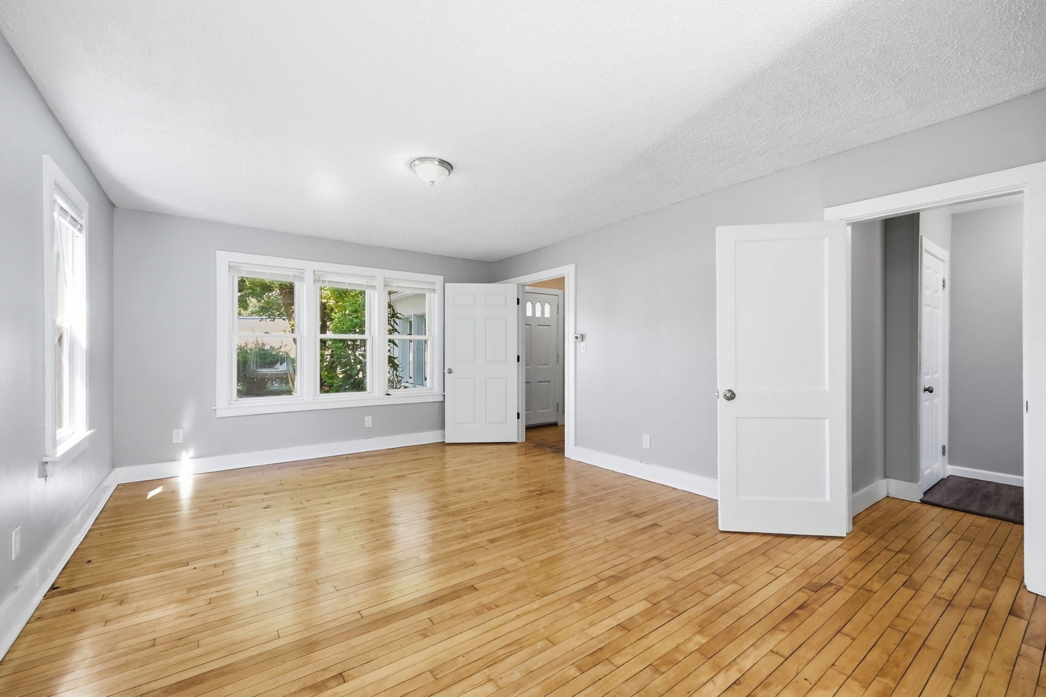 814 College Hwy, Southwick, MA Photo #11