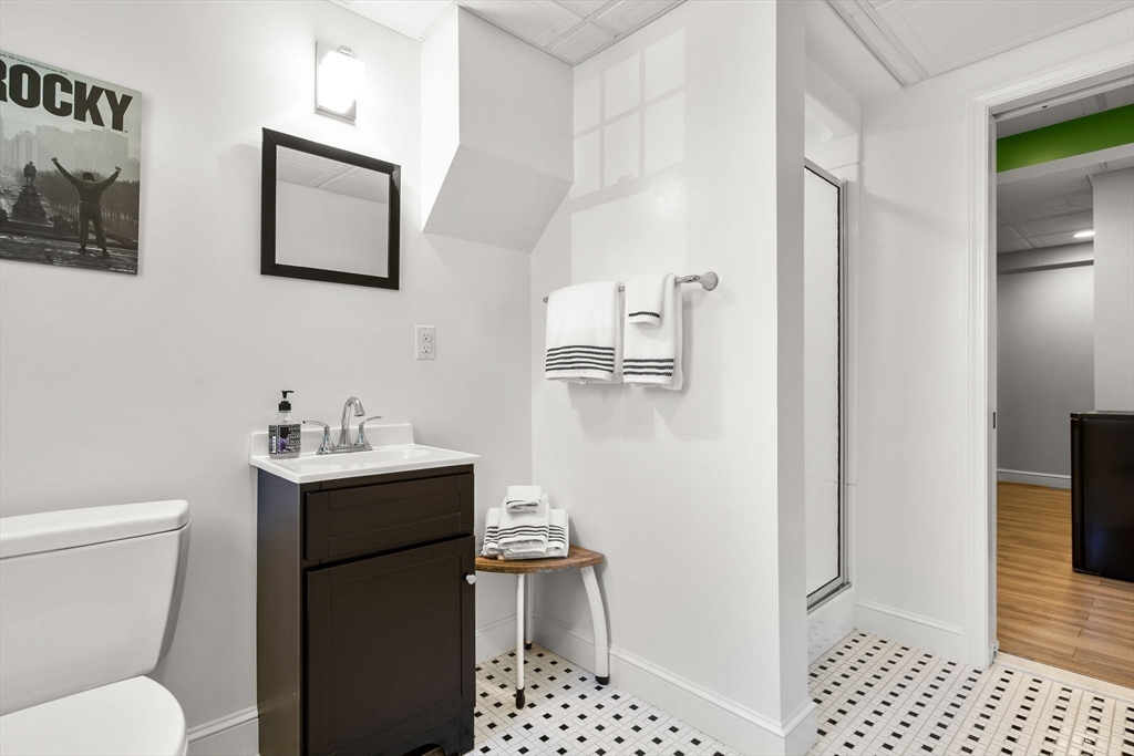 Winchester, Massachusetts 01890, United States, 4 Bedrooms Bedrooms, ,4 BathroomsBathrooms,Residential,Pending,104178