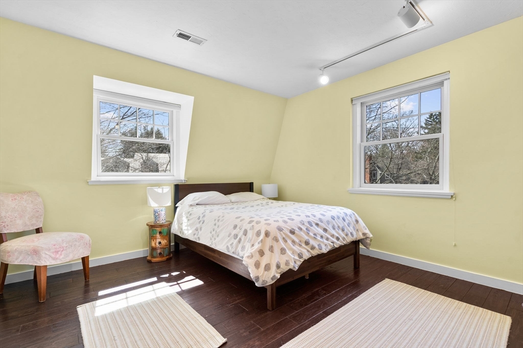 Winchester, Massachusetts 01890, United States, 4 Bedrooms Bedrooms, ,4 BathroomsBathrooms,Residential,Pending,104178