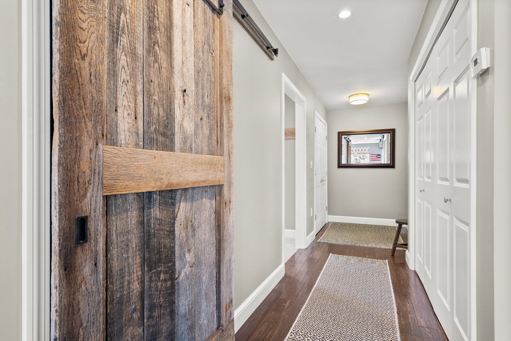 Winchester, Massachusetts 01890, United States, 4 Bedrooms Bedrooms, ,4 BathroomsBathrooms,Residential,Pending,104178