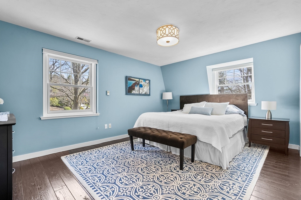 Winchester, Massachusetts 01890, United States, 4 Bedrooms Bedrooms, ,4 BathroomsBathrooms,Residential,Pending,104178