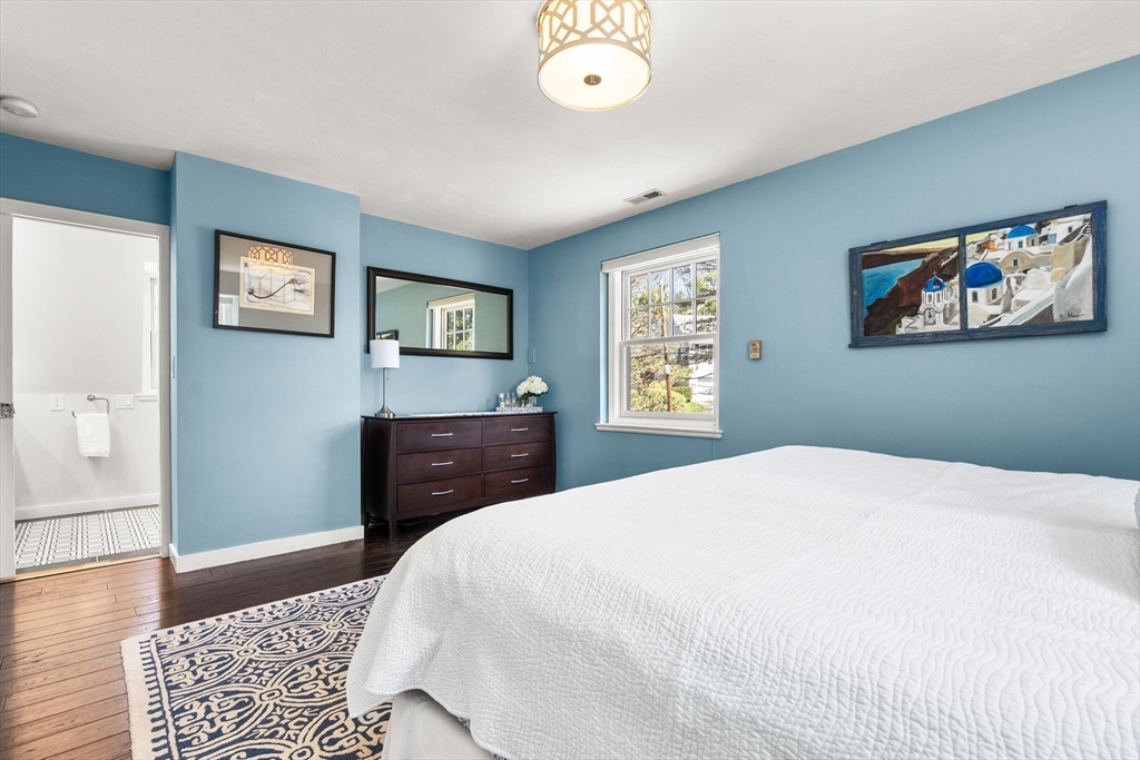 Winchester, Massachusetts 01890, United States, 4 Bedrooms Bedrooms, ,4 BathroomsBathrooms,Residential,Pending,104178