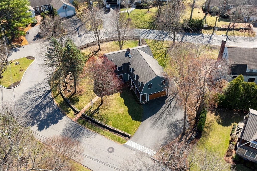 Winchester, Massachusetts 01890, United States, 4 Bedrooms Bedrooms, ,4 BathroomsBathrooms,Residential,Pending,104178