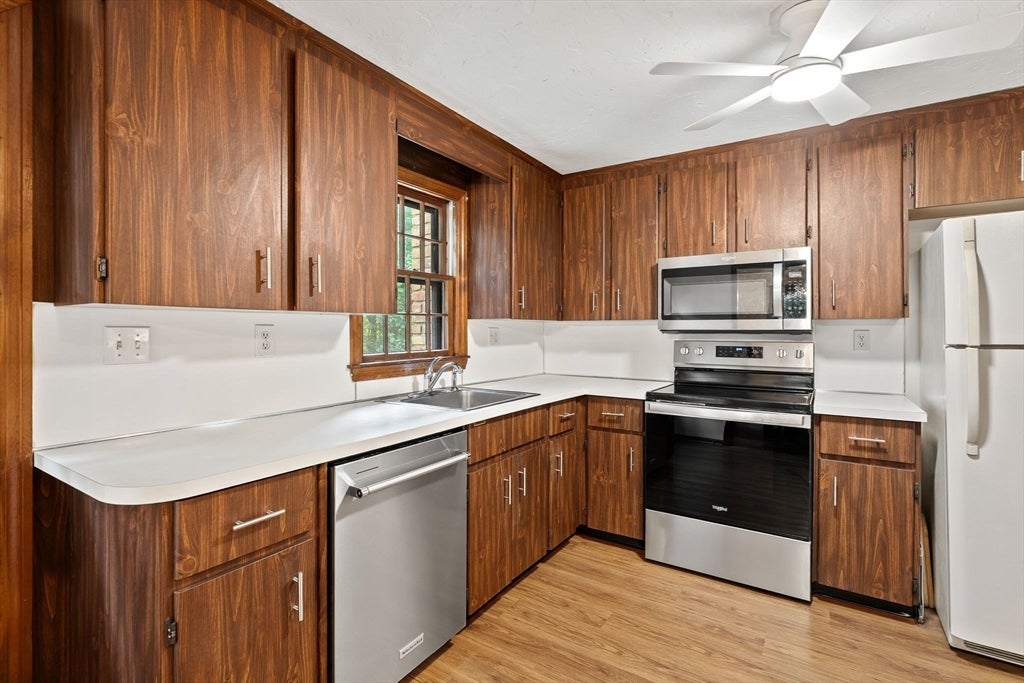 35 Lowell Road, Pembroke, MA Photo #10