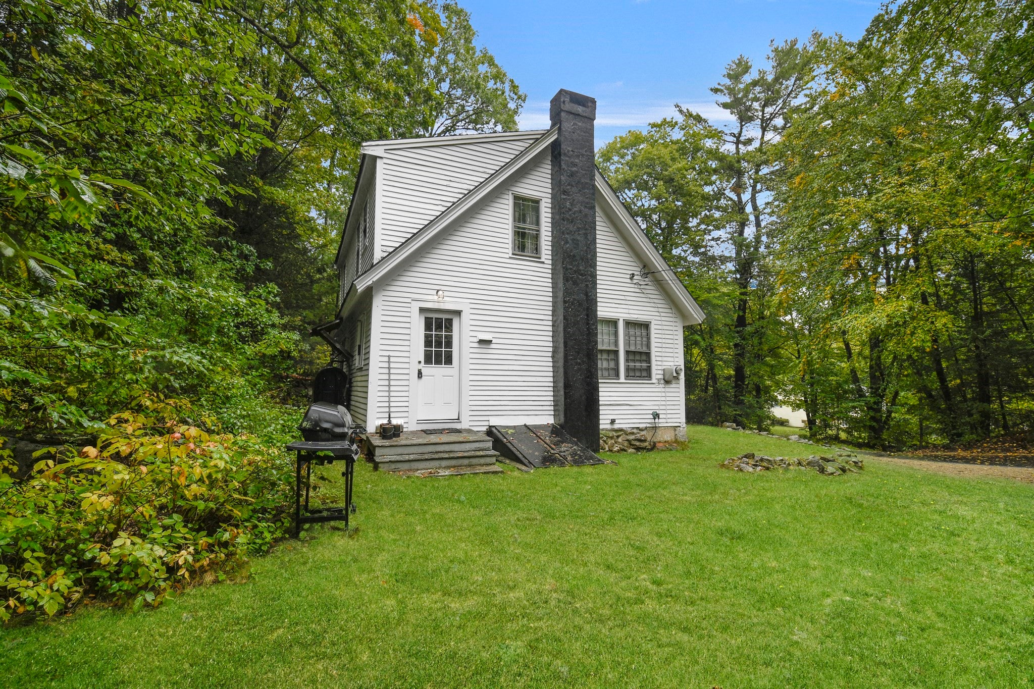 18 School House Rd