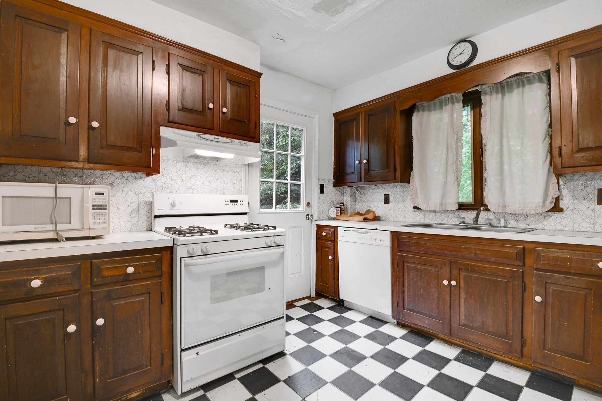 18 School House Rd, Sandown, NH, 18 School House Rd, Sandown, NH Photo #16