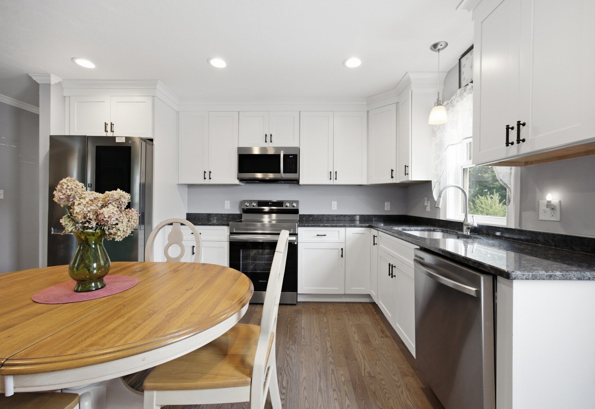 25 Riverside Dr. 25