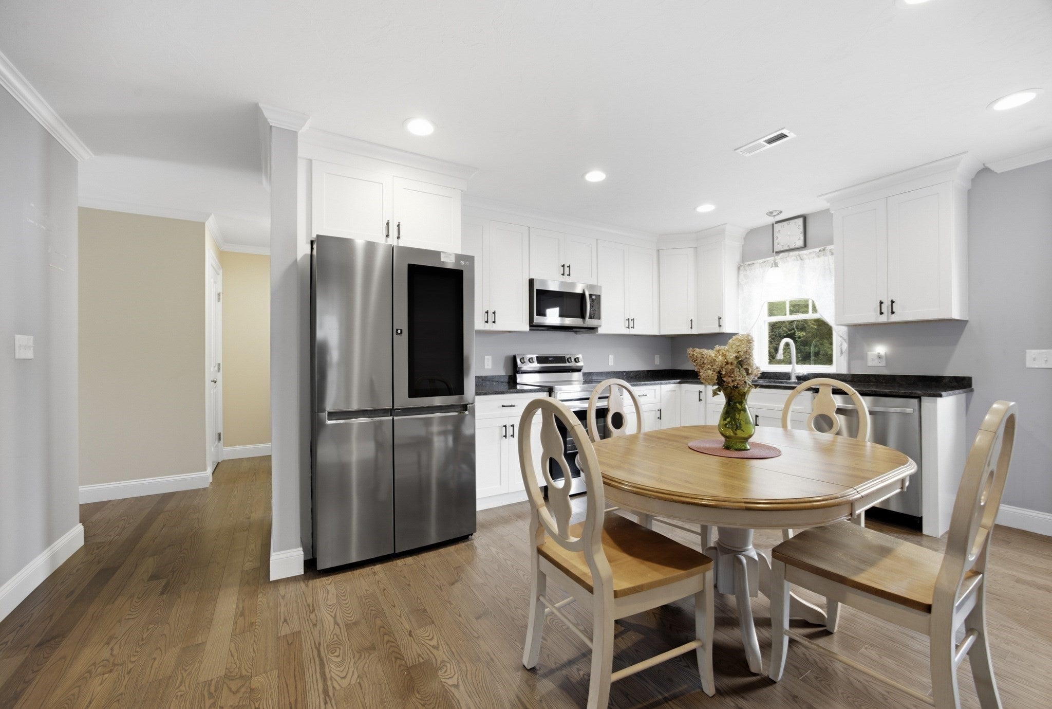 25 Riverside Dr. 25