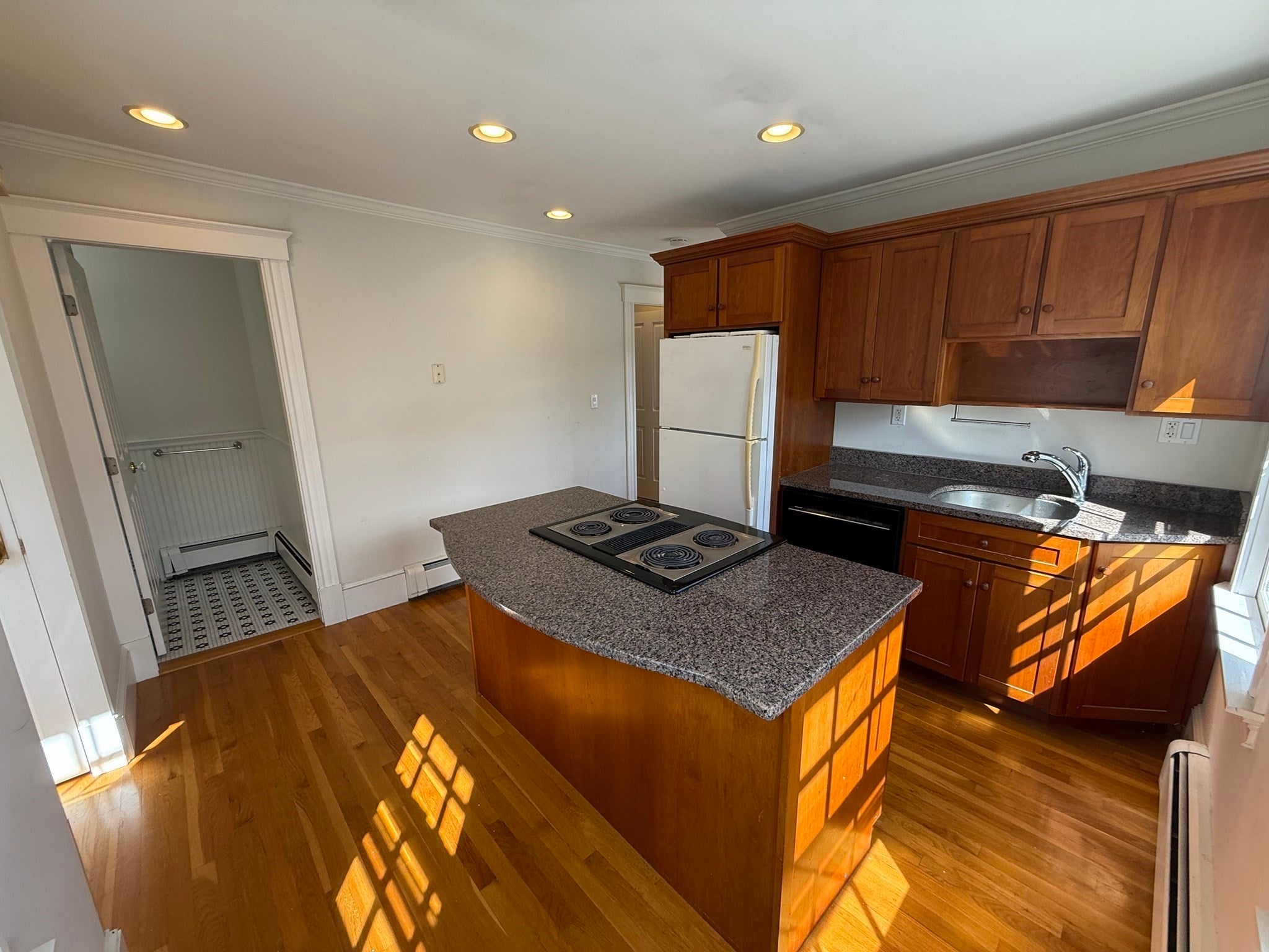 580 Main St #2, Lynnfield, MA, 580 Main St #2, Lynnfield, MA Photo #4