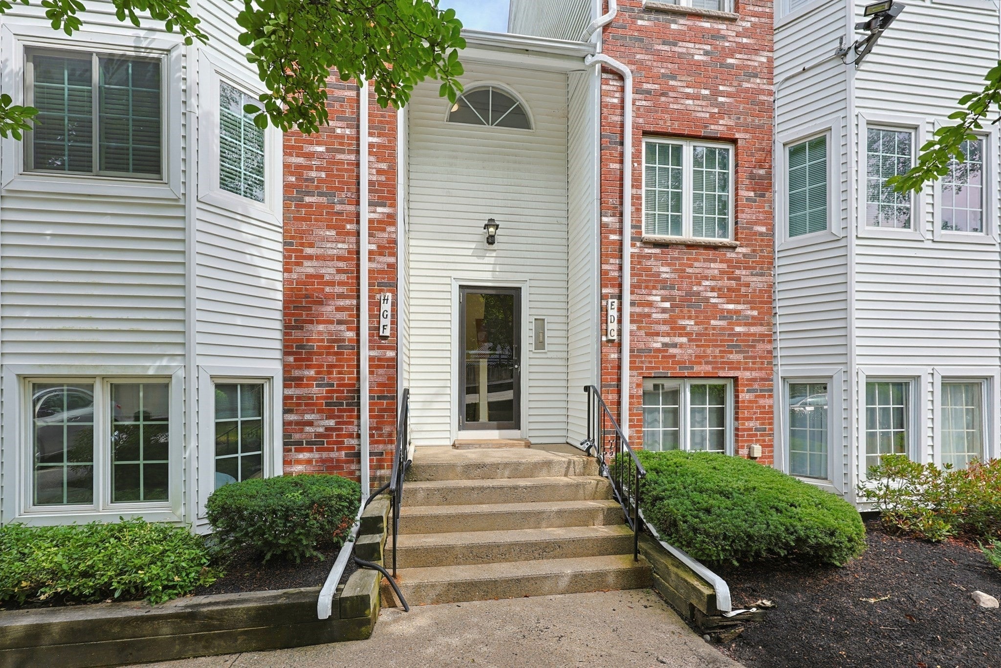 Photo of 117 Tall Oaks Dr, Weymouth, MA