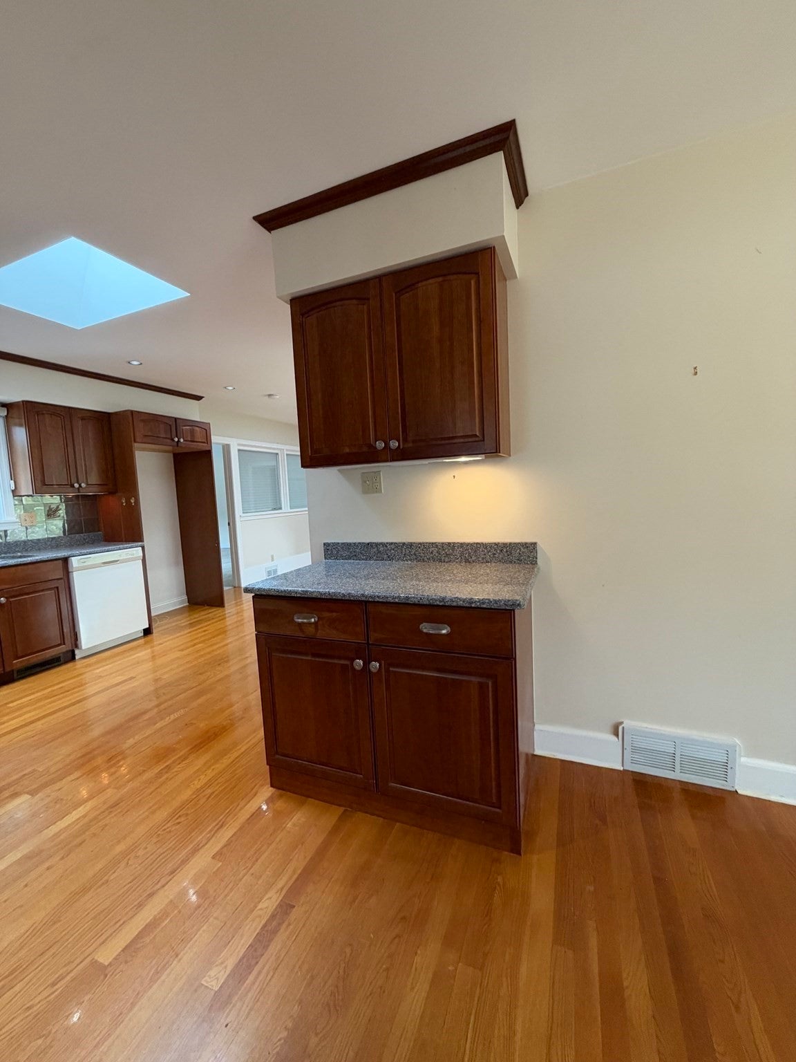 25 Wayne Memorial Dr, Dartmouth, MA, 25 Wayne Memorial Dr, Dartmouth, MA Photo #6
