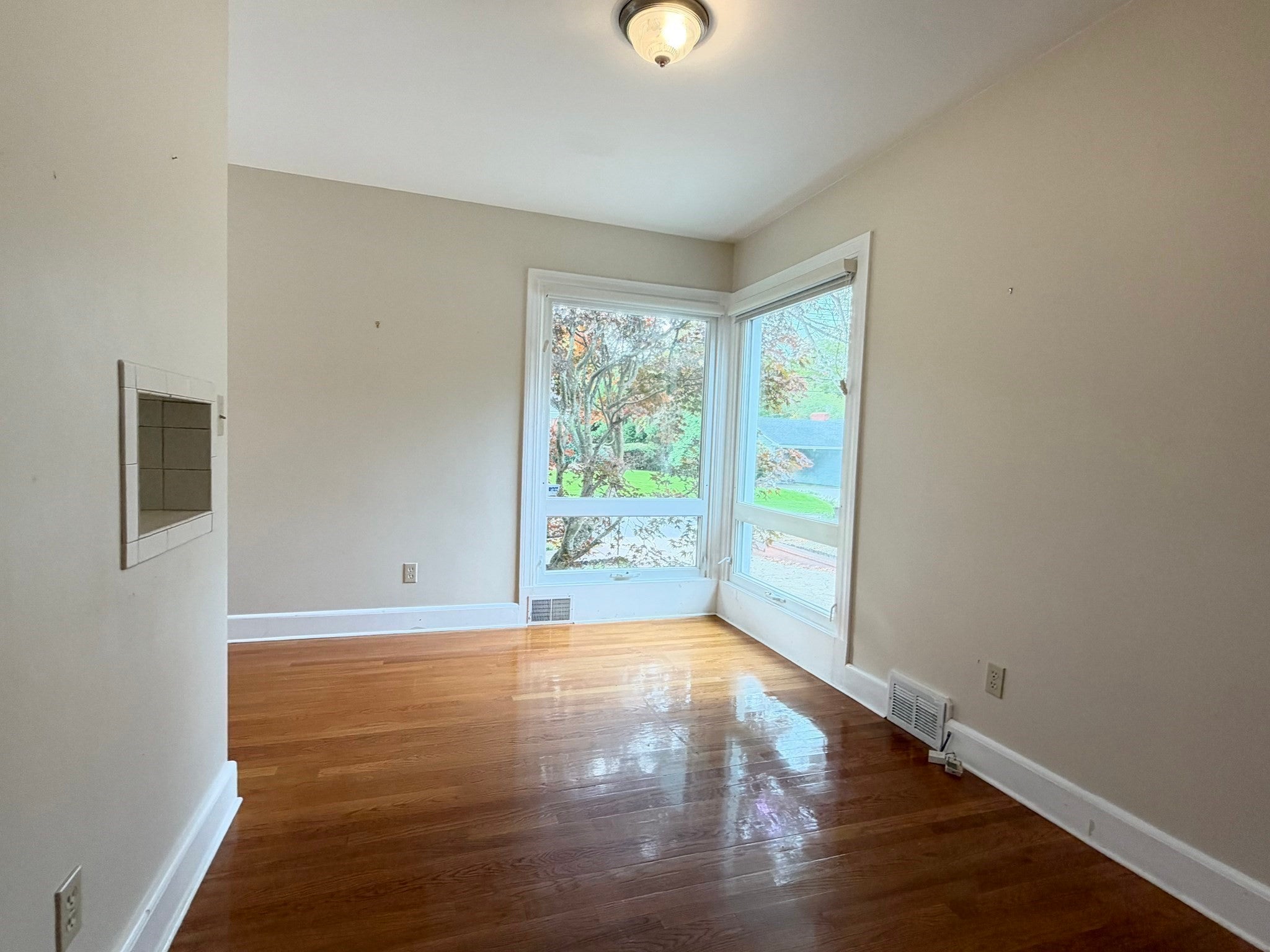 25 Wayne Memorial Dr, Dartmouth, MA, 25 Wayne Memorial Dr, Dartmouth, MA Photo #7
