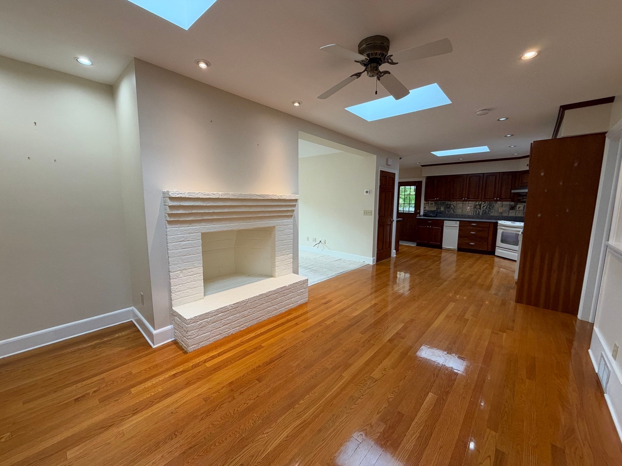 25 Wayne Memorial Dr, Dartmouth, MA, 25 Wayne Memorial Dr, Dartmouth, MA Photo #9