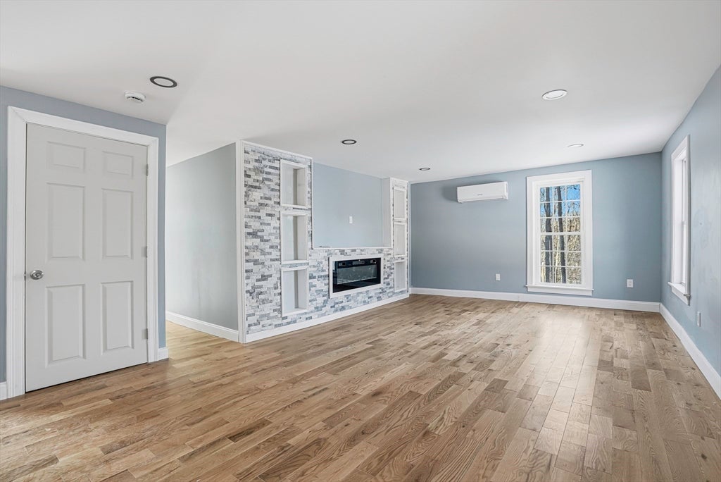 140 Spring St