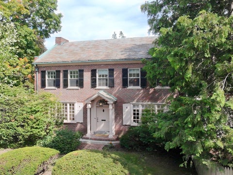 Photo of 112 Russell St, Worcester, MA 01609 (MLS # 73579468)