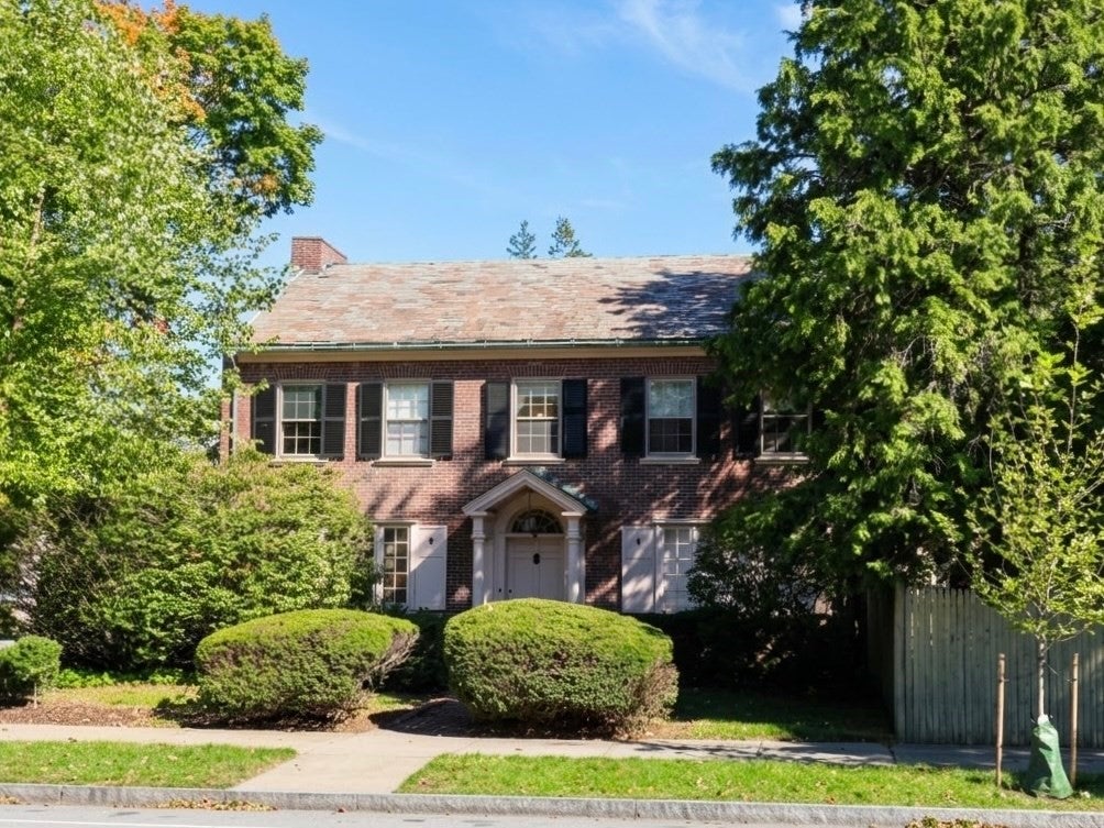 112 Russell St