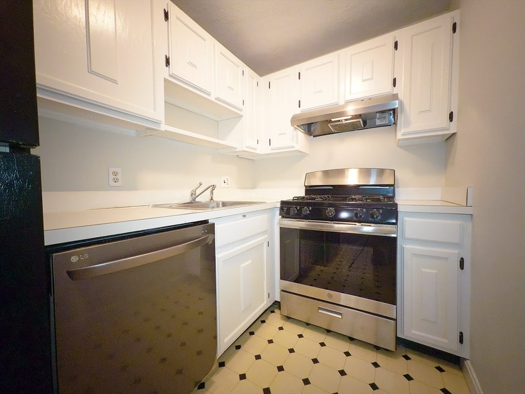 2 Karen Cir #11, Billerica, MA, 2 Karen Cir #11, Billerica, MA Photo #7