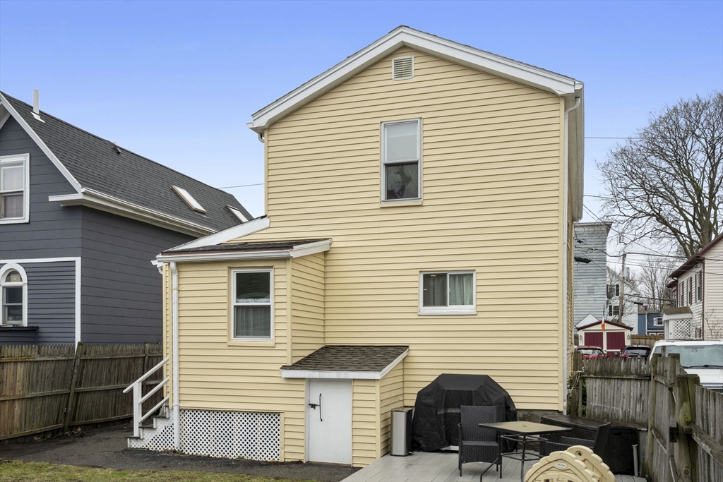 8 Rice Street