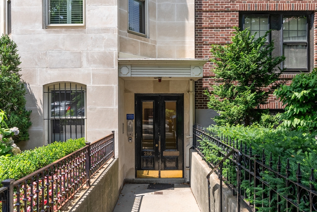 286 Beacon Street 8