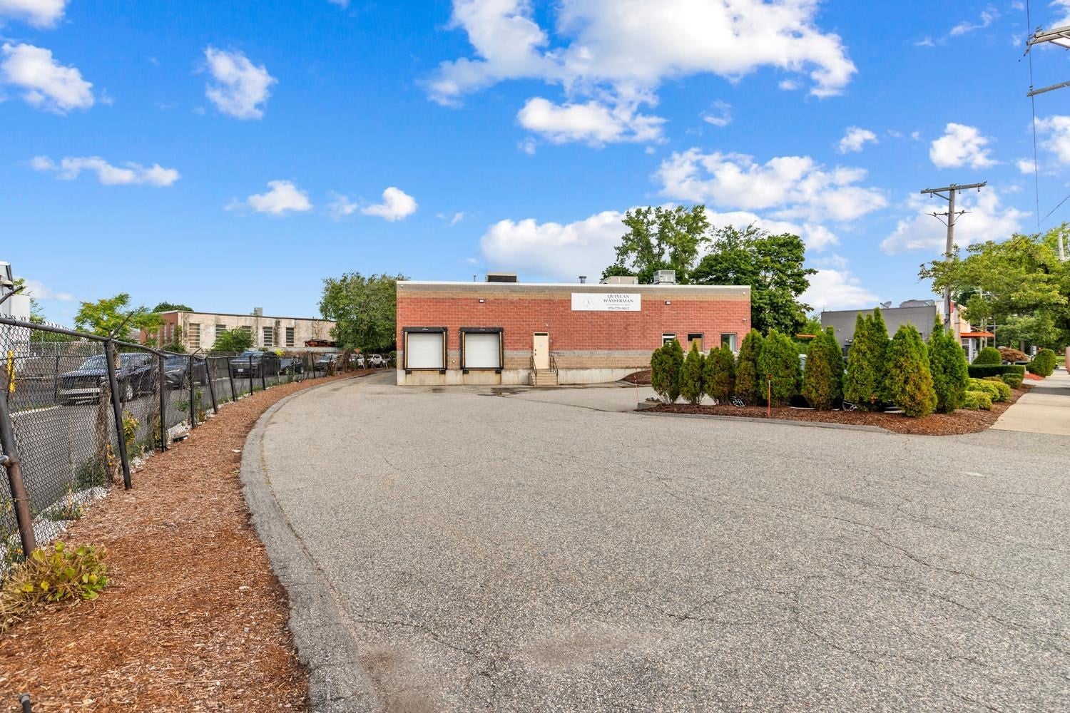 11 Commercial St 11