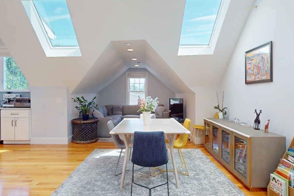 Watertown, Massachusetts 02472, United States, 2 Bedrooms Bedrooms, ,2 BathroomsBathrooms,Residential,Active,209399