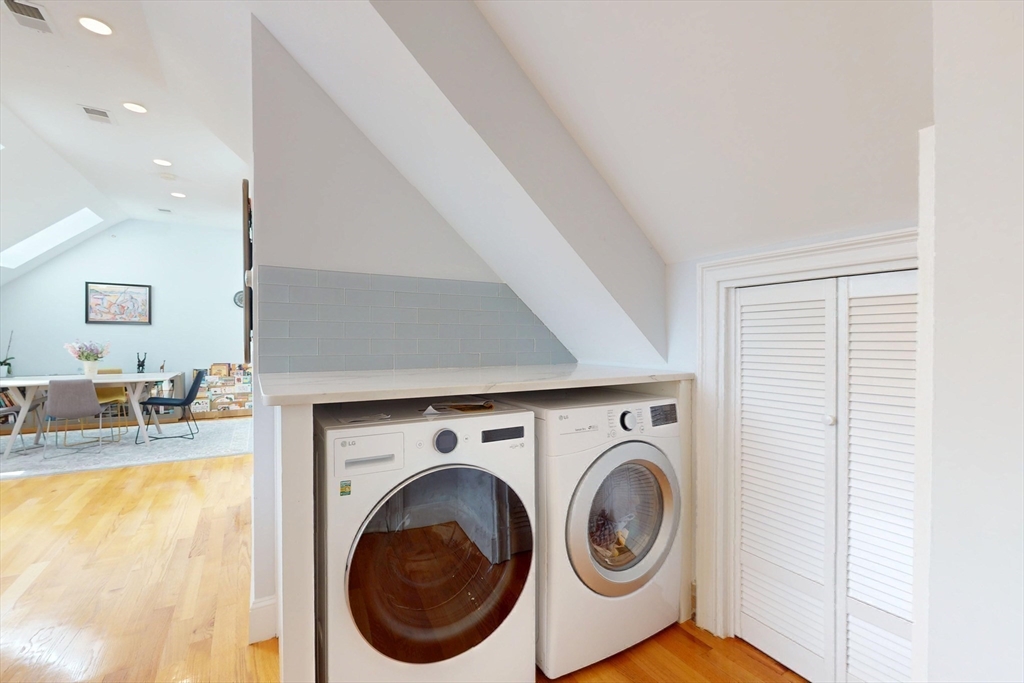 Watertown, Massachusetts 02472, United States, 2 Bedrooms Bedrooms, ,2 BathroomsBathrooms,Residential,Active,209399