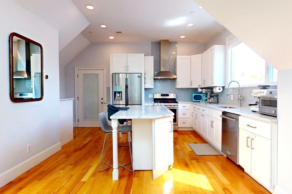 Watertown, Massachusetts 02472, United States, 2 Bedrooms Bedrooms, ,2 BathroomsBathrooms,Residential,Active,209399